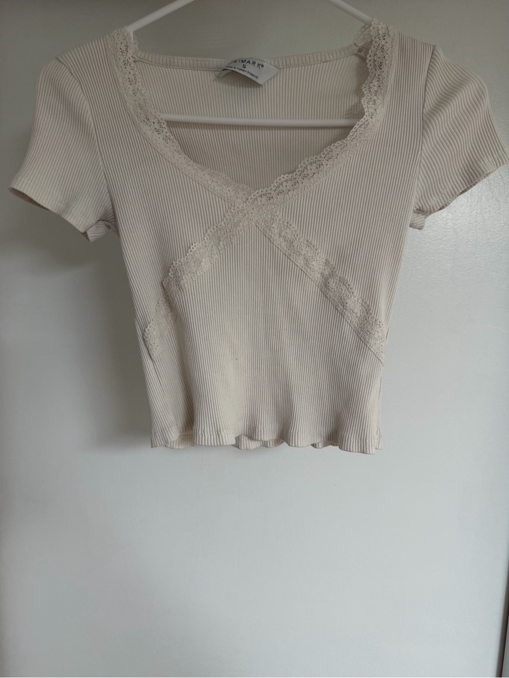 Primark Cream Lace-Trim Ribbed V-Neck Crop Top